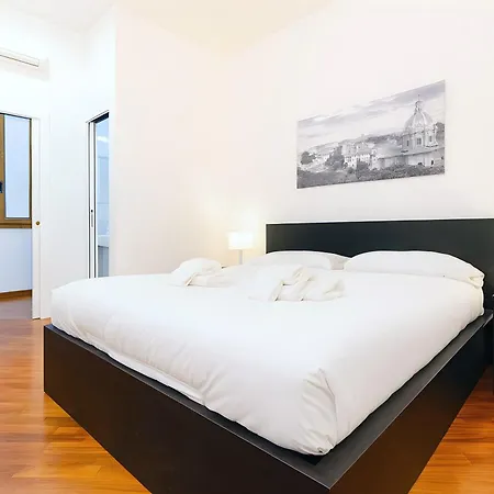 Elegantis San Giovanni - Chic With Bathtub Near Historic Center, Metro & Tram Nearby Lejlighed *