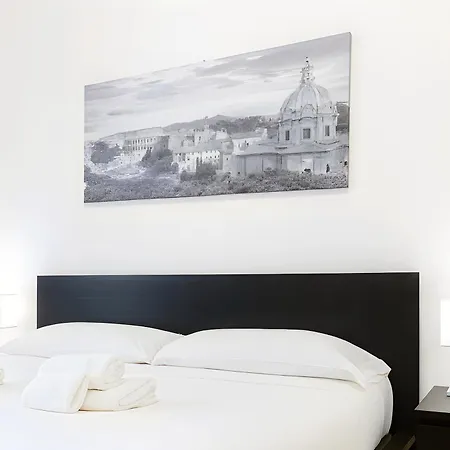 Elegantis San Giovanni - Chic With Bathtub Near Historic Center, Metro & Tram Nearby