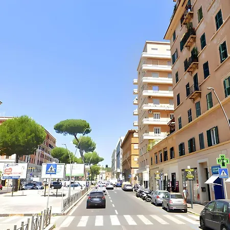 Elegantis San Giovanni - Chic With Bathtub Near Historic Center, Metro & Tram Nearby Lejlighed