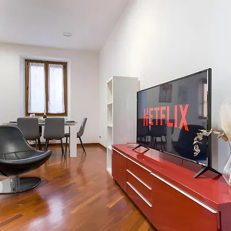 Lejlighed Elegantis San Giovanni - Chic With Bathtub Near Historic Center, Metro & Tram Nearby