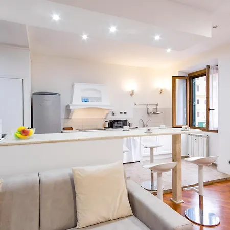 Elegantis San Giovanni - Easily Get To The Historic Center, Metro, Tram And Bus Are Nearby