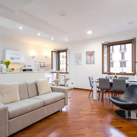 Apartment Elegantis San Giovanni - Easily Get To The Historic Center, Metro, Tram And Bus Are Nearby