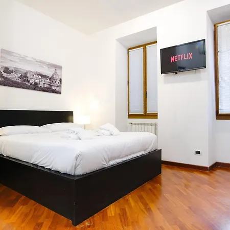 Elegantis San Giovanni - Easily Get To The Historic Center, Metro, Tram And Bus Are Nearby Apartment